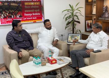 सोलापूरच्या पाणीपुरवठा, बस सेवा आणि जलशुद्धीकरण प्रकल्पाच्या पूर्ततेसाठी पालकमंत्री जयकुमार गोरे यांनी घेतल्या वरिष्ठ अधिकाऱ्यांच्या भेटी