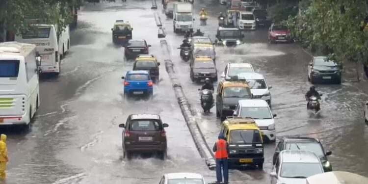 4 ते 6 जुलै दरम्यान मुंबई-एमएमआर, कोकण आणि मध्य महाराष्ट्रातील घाट परिसरात मुसळधार पावसाचा अंदाज