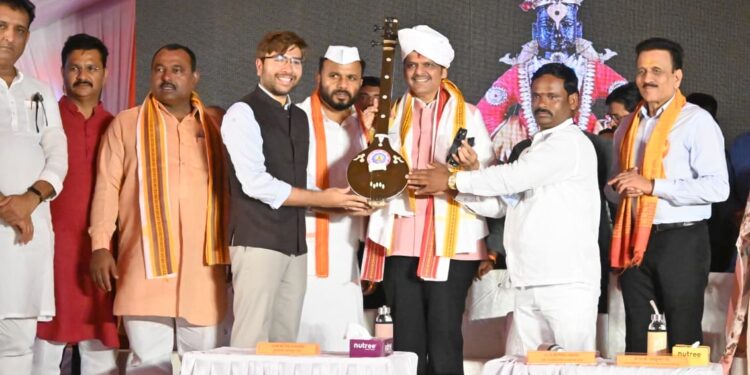 वारकऱ्यांच्या चरणसेवेच्या माध्यमातून भारताच्या युवा शक्तीचे दर्शन- मुख्यमंत्री देवेंद्र फडणवीस