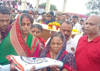 मंगळवेढा तालुक्यातील जवान वैभव आवताडे यांच्यावर शासकीय इतमामात अंत्यसंस्कार