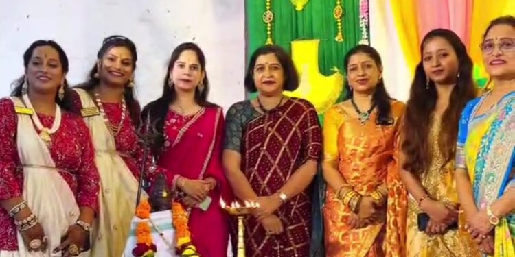 सोलापुरात माहेश्वरी प्रगती मंडळ युवती शाखेतर्फे ‘तीज री रीत’ कार्यक्रम उत्साहात संपन्न; पारंपरिक संस्कृतीचा वारसा जपत अखंड टीमवर्कचे दर्शन!