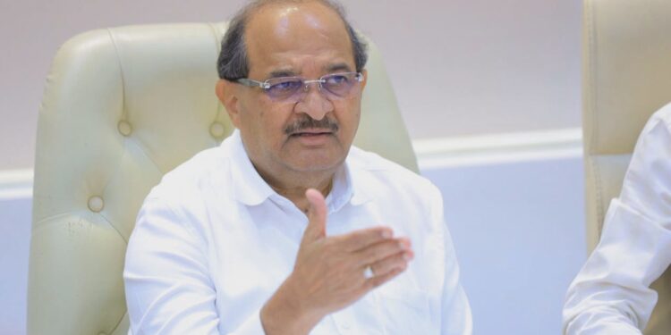 मराठा समाजाच्या प्रलंबित मागण्यांवर तातडीने कार्यवाही करा; राधाकृष्ण विखे पाटलांचे निर्देश