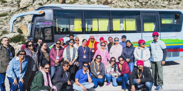 कैलास मानसरोवर यात्रेतील महाराष्ट्राचे ३७ भाविक सुखरूप रवाना