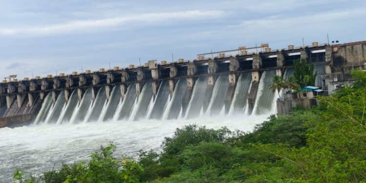 उजनी धरणातून भीमा नदीत विसर्ग वाढणार; 90 हजार क्युसेक पाणी सोडले