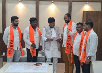 सोलापुर करोडो रुपयांचा भ्रष्टाचार करणार्‍या अधिकाऱ्यांवर कारवाई करा- संभाजी ब्रिगेडची मागणी