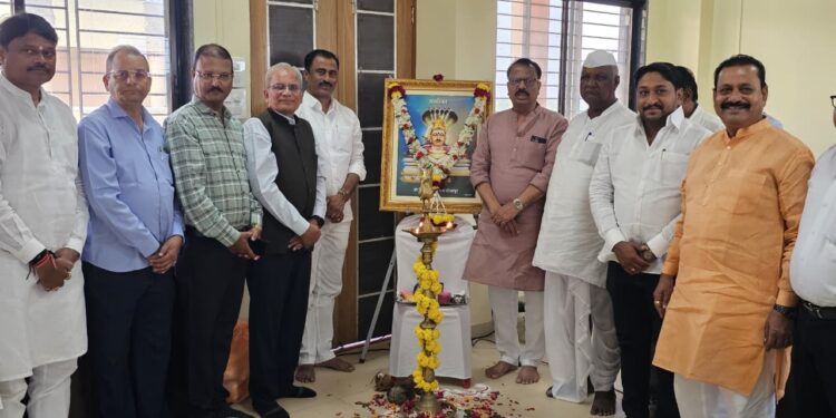 रेशीम उत्पादन शेतकऱ्यांसाठी फायदेशीर- दिलीप माने