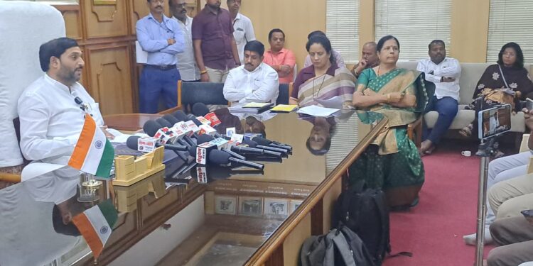 वाढत्या नागरीकरणात स्थानिक स्वराज्य संस्थांना आर्थिक स्वावलंबन गरजेचे