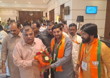 भाजपची सोलापुरात पश्चिम महाराष्ट्र विभागीय संघटनात्मक बैठक सुरु