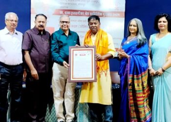 हलसगीकरांच्या कवितांमध्ये माणुसकीचे पसायदान : शिनखेडे