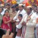 रथोत्सवाच्या मिरवणुकीत जपला बहीण-भावाचा स्नेह; चिमुकली सानवीने आमदार देवेंद्र कोठेंना बांधली राखी