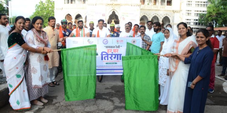 ‘हर घर तिरंगा’ अभियानांतर्गत सोलापूर महानगरपालिकेच्या वतीने उत्साहात सायकल रॅली
