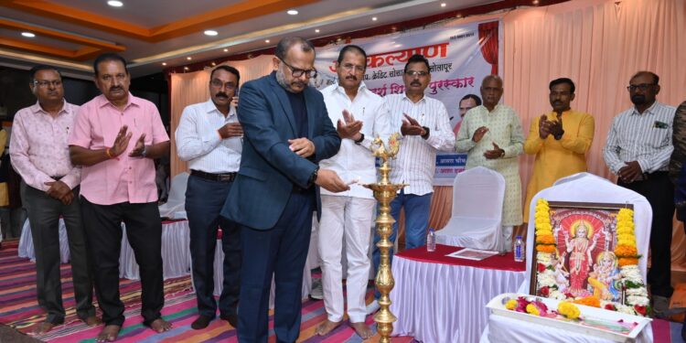 सोलापूरात ‘जनकल्याण आदर्श शिक्षक पुरस्कार २०२६’ चे वितरण