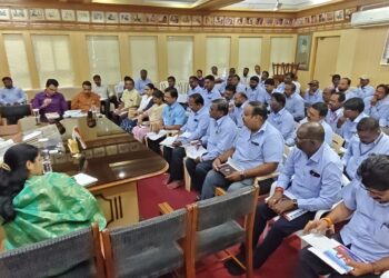 मालमत्ता कर वसुलीला गती देऊन महापालिकेचे उत्पन्न वाढवा – महापौर विनायक कोंड्याल