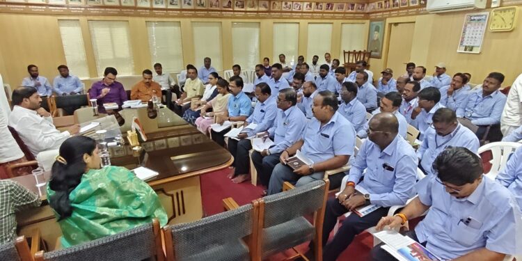 मालमत्ता कर वसुलीला गती देऊन महापालिकेचे उत्पन्न वाढवा – महापौर विनायक कोंड्याल