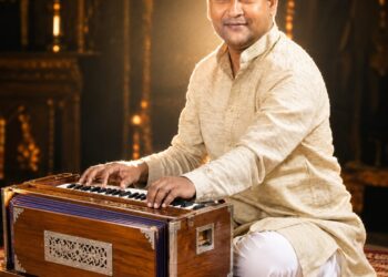 सोलापूरच्या श्यामसुंदर येदूर यांची पुणे संगीत महोत्सवात हार्मोनियमची सुरेल साथ