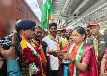 देशसेवेचे २४ वर्षांचे व्रत पूर्ण करून मायभूमीत परतलेल्या हवालदार विक्रम नाईकनवरे यांचा पंढरपुरात गौरव!