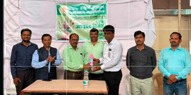 विद्यार्थी दशेतच आयुर्वेदाचा अंगीकार; निरोगी भविष्यासाठी आहार-विहाराची शिस्त आवश्यक- वैद्य राघवेंद्र नादरगी.