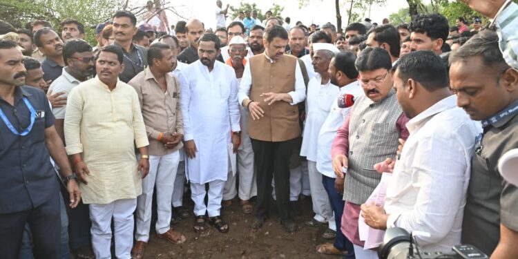 दुष्काळी परिस्थितीत शासन शेतकऱ्यांच्या पाठीशी खंबीरपणे उभे; शेतकऱ्यांना थेट मदत करणार-मुख्यमंत्री देवेंद्र फडणवीस