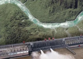 हिमनदी कोसळली तरी चीनचा मेगा धरण प्रकल्प थांबणार नाही? भारताची चिंता वाढली!