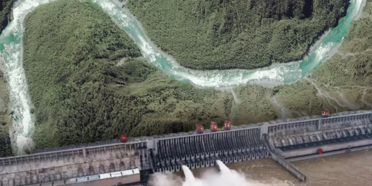 हिमनदी कोसळली तरी चीनचा मेगा धरण प्रकल्प थांबणार नाही? भारताची चिंता वाढली!