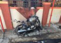 उत्तर सोलापूर तालुक्यात खळबळबळ: कोंडी राहुटी येथे अज्ञात इसमाने पहाटे पेटवून दिली उभी गाडी!