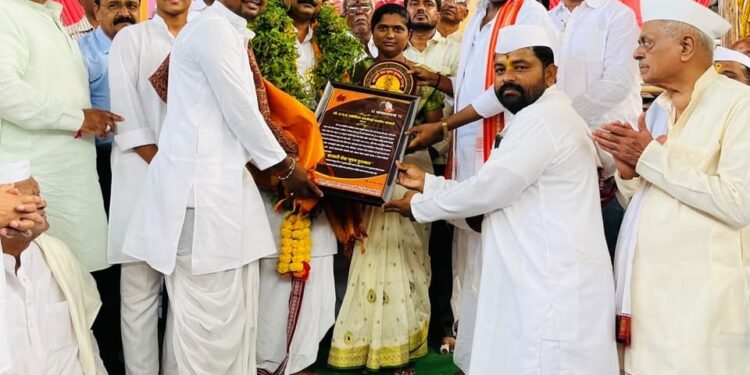 ज्योतीराम चांगभले यांना वारकरी सेवा भूषण व अजित कवडे यांना जीवन गौरव पुरस्कार