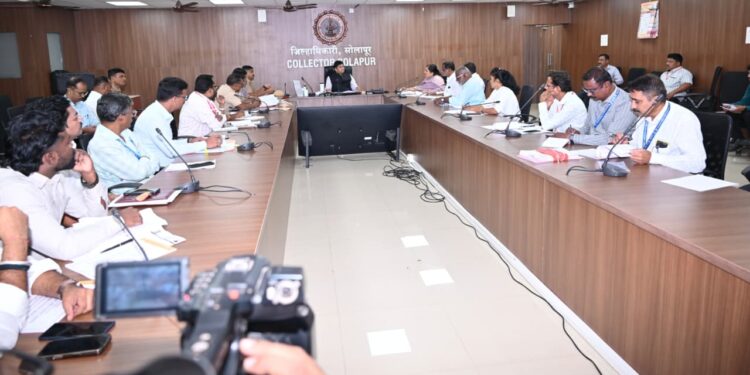 ऊसतोड कामगारांना शासन निर्देशानुसार सर्व सुविधा उपलब्ध करून द्याव्यात