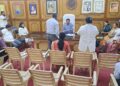 भटक्या कुत्र्यांच्या वाढत्या उपद्रवाच्या पार्श्वभूमीवर महापौर विनायक कोंड्याल यांच्या अध्यक्षतेखाली आढावा बैठक