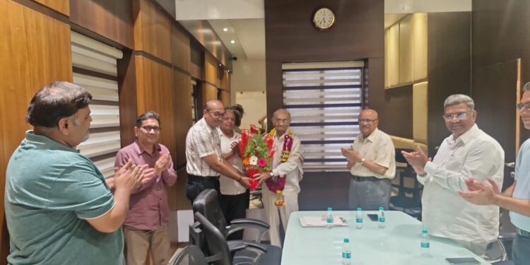 अश्विनी सहकारी रुग्णालयाच्या निवडणुकीत बिपिनभाई पटेल पॅनेलचा दणदणीत विजय