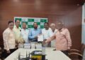 बालाजी अमाईन्सच्यावतीने पूर्व विभाग सार्वजनिक वाचनालयास स्पर्धा परिक्षा पुस्तकांची भेट