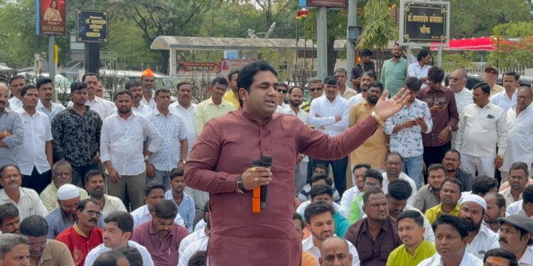 ए आय डेटा सेंटर सारख्या विकास प्रकल्पाला विरोध करणारे आमदार रोहित पवार बेअक्कल