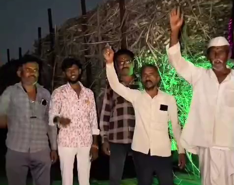ऊसाला प्रतिटन ४ हजार रुपये दर द्या; बी. बी. दारफळ येथे शेतकरी आक्रमक